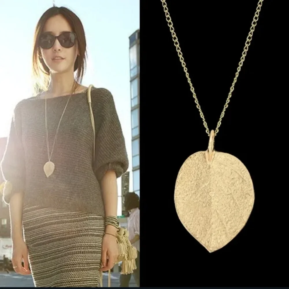 NWT Leaf Pendant Necklace - Picture 1 of 4